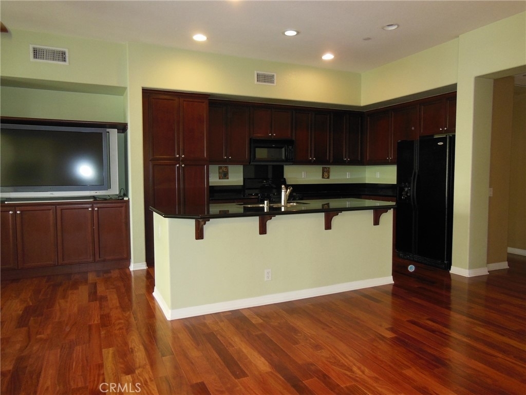 732 W 1st Street - Photo 11