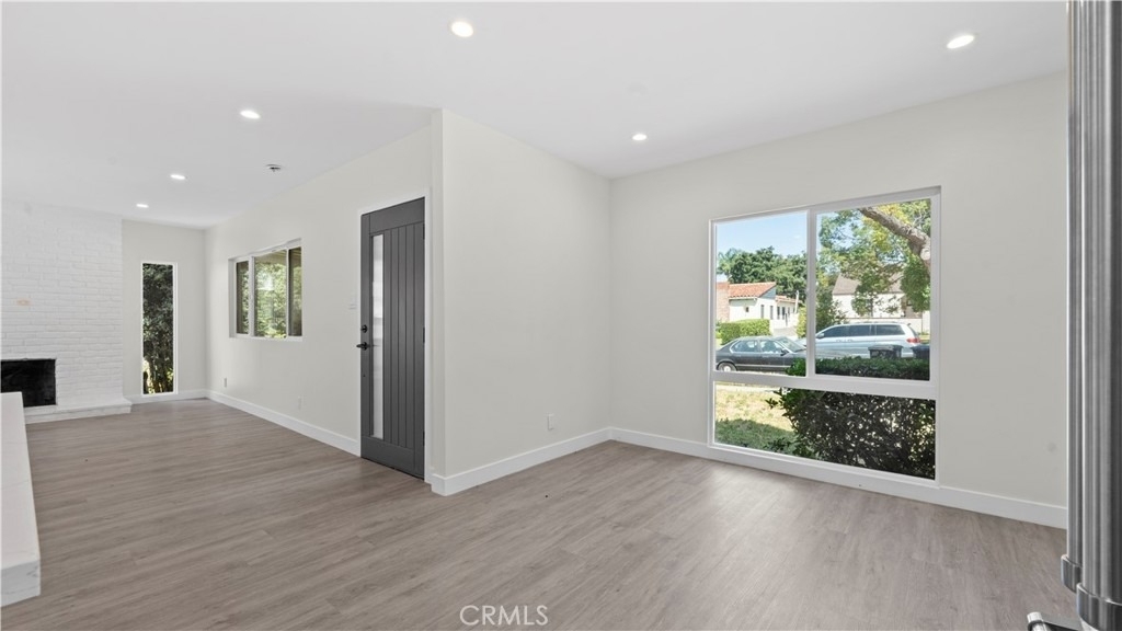 1230 Spazier Avenue - Photo 11