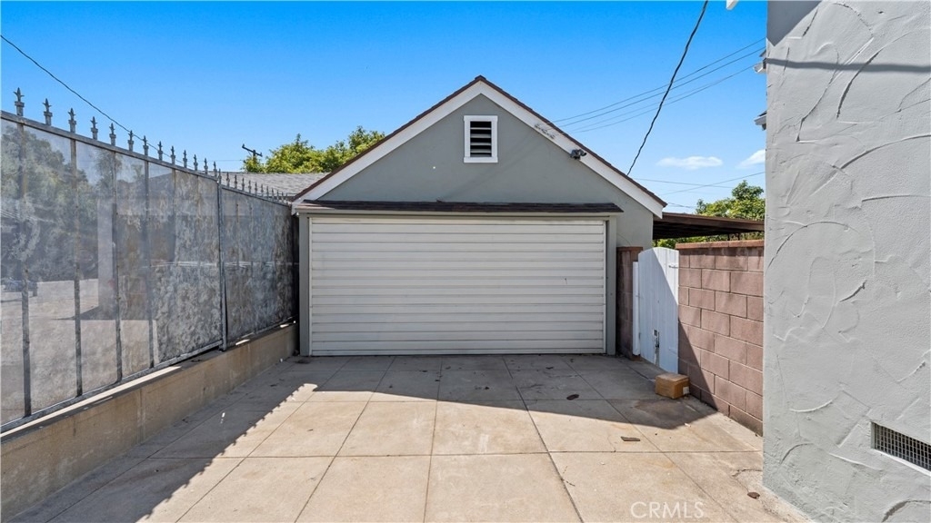 1230 Spazier Avenue - Photo 3
