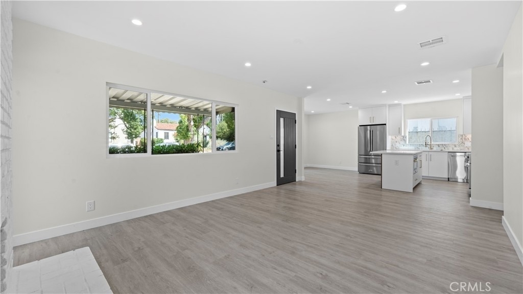 1230 Spazier Avenue - Photo 7