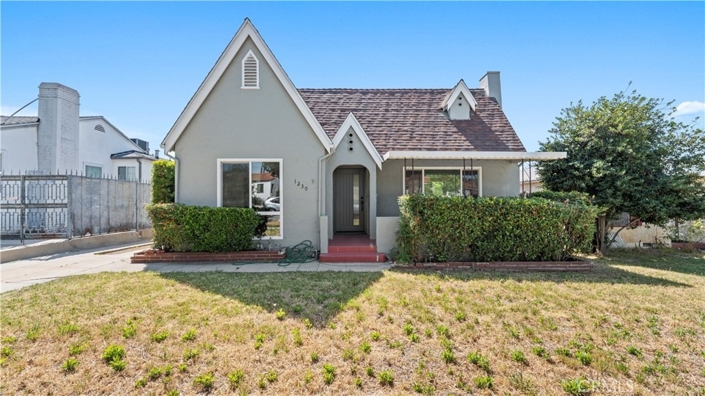 1230 Spazier Avenue - Photo 2