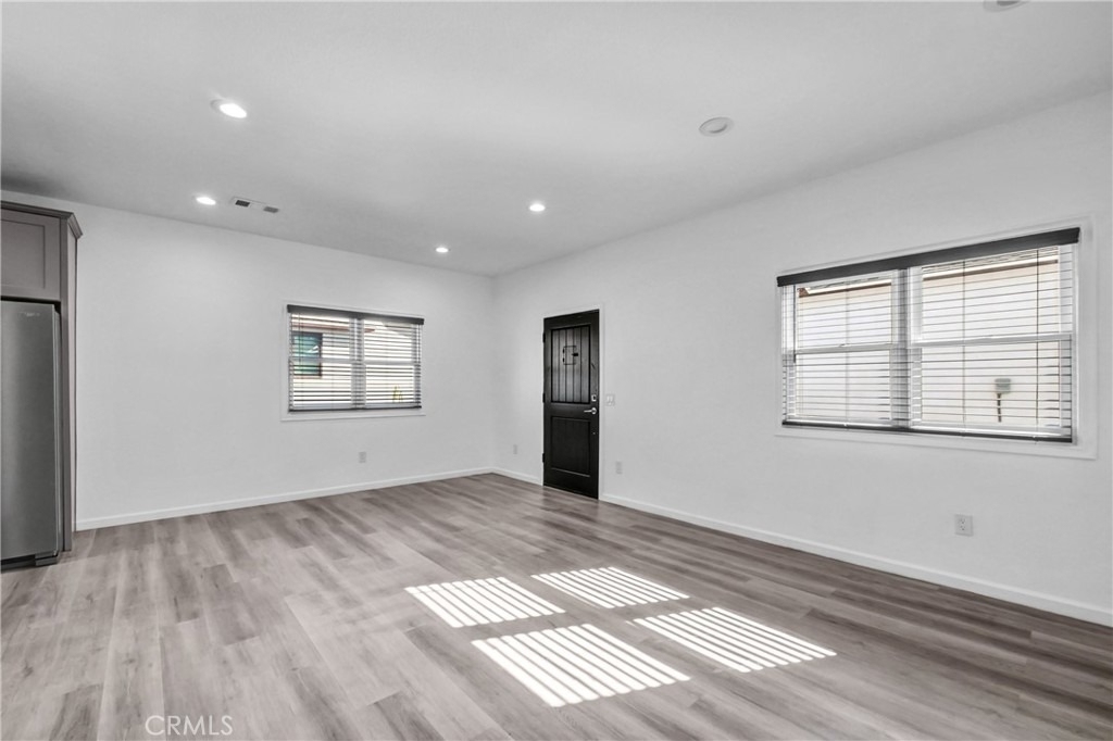 696 E 9th - Photo 3