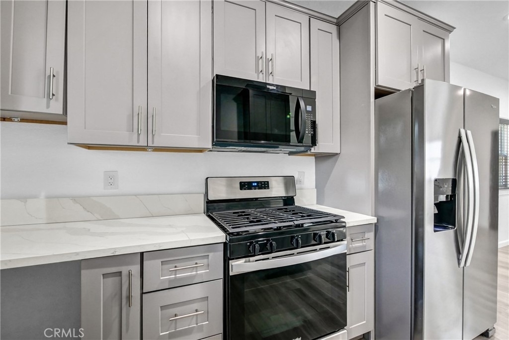 696 E 9th - Photo 8