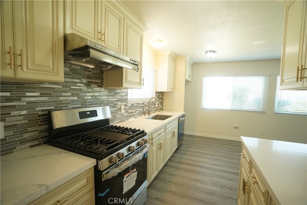 19524 Gravina Street - Photo 11