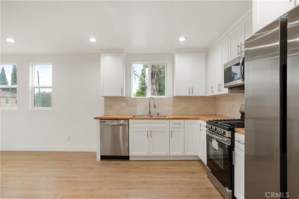 449 N Heliotrope Drive - Photo 4