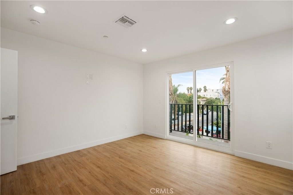 449 N Heliotrope Drive - Photo 13