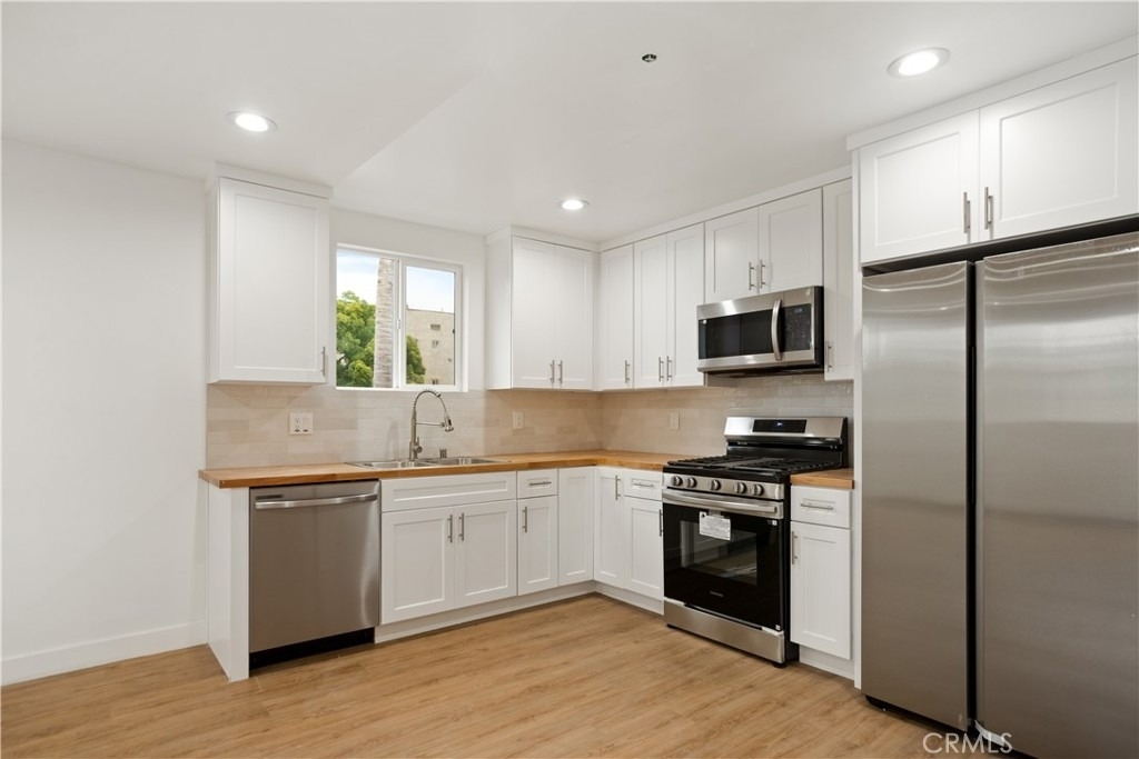 449 N Heliotrope Drive - Photo 5