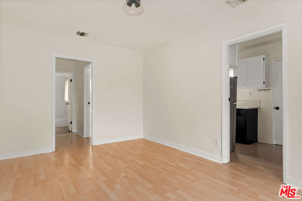 3104 Silver Lake Boulevard - Photo 3