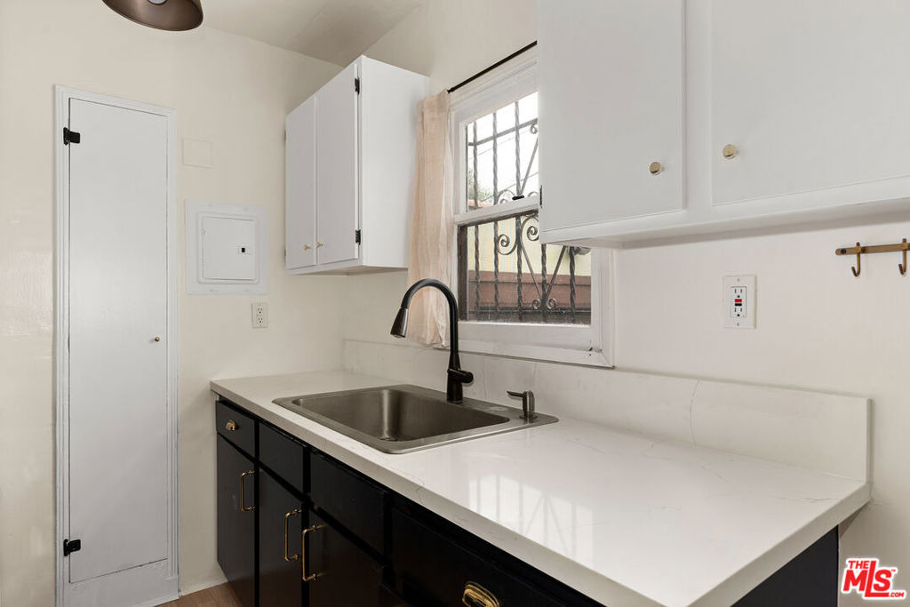 3104 Silver Lake Boulevard - Photo 4
