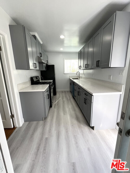 11768 Gateway Boulevard - Photo 3