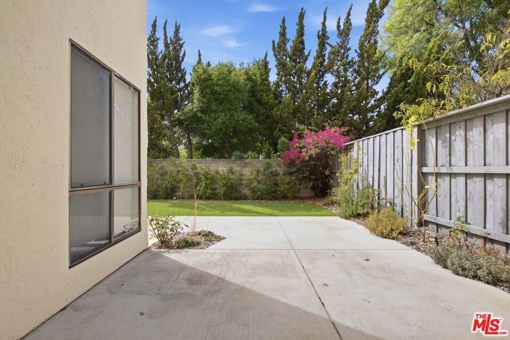 833 N Shadow Lake Drive - Photo 32
