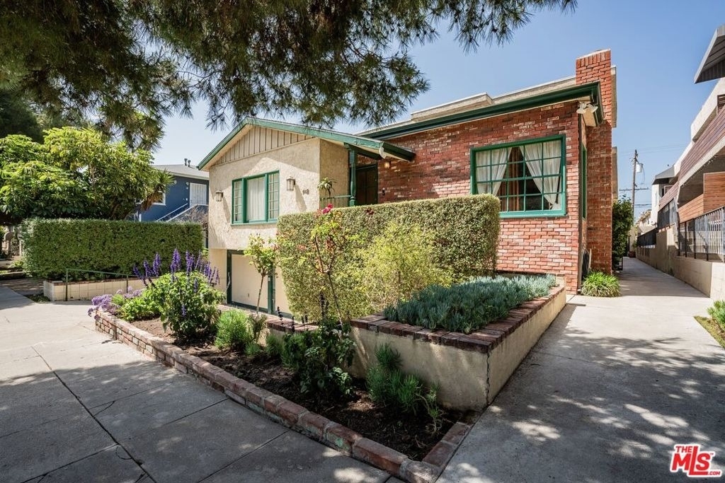 918 17th Street - Photo 2