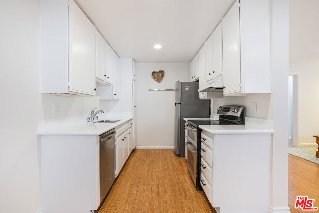 918 17th Street - Photo 6