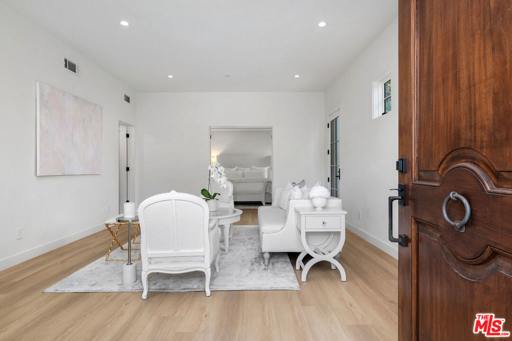 1203 N Vista Street - Photo 3
