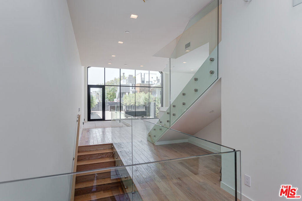 209 Hollister Avenue - Photo 7