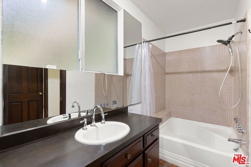 2370 Nichols Canyon Road - Photo 17