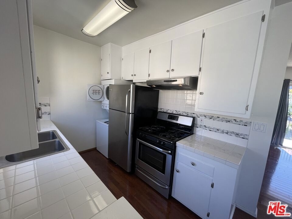 1241 17th Street - Photo 1