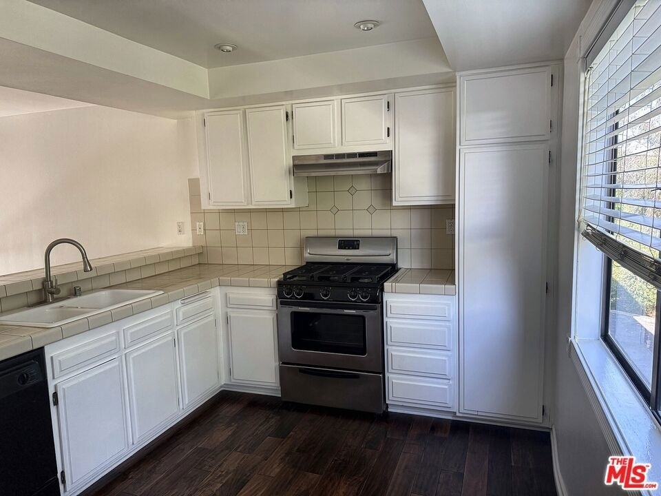 28142 Driver Avenue - Photo 5