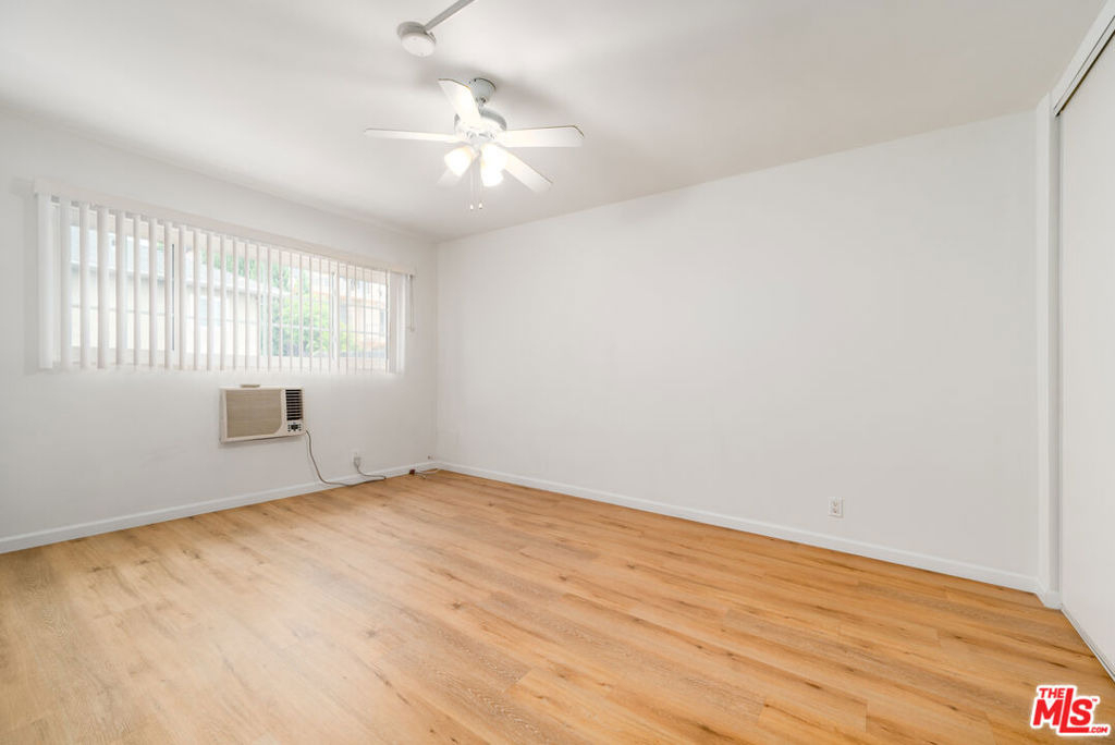 1937 S Shenandoah Street - Photo 5