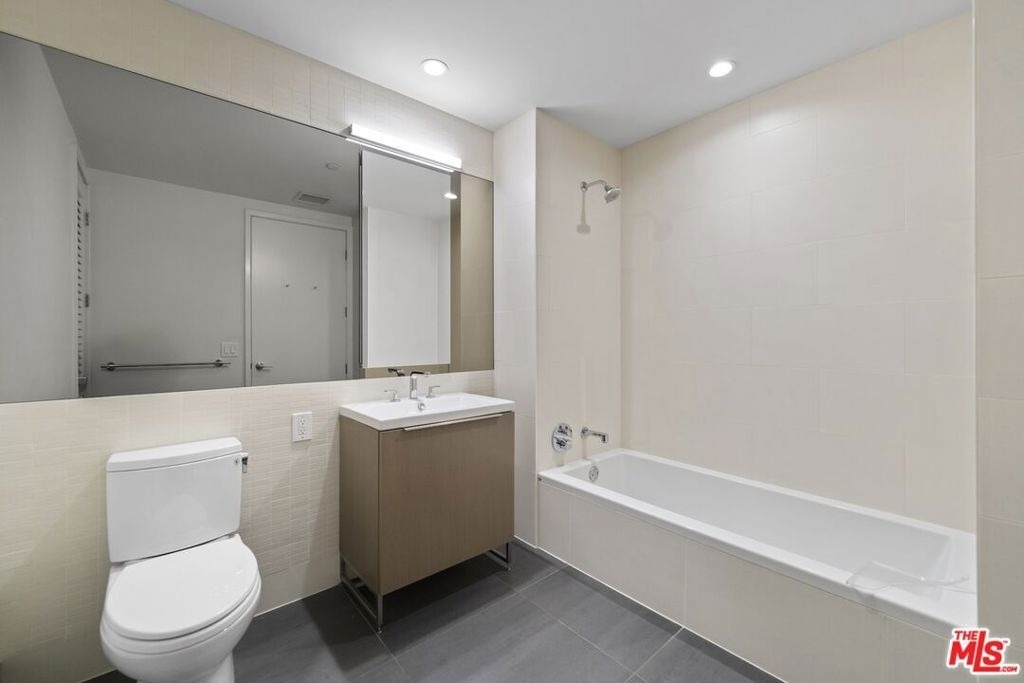 889 Francisco Street - Photo 19
