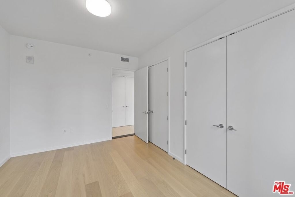 889 Francisco Street - Photo 16
