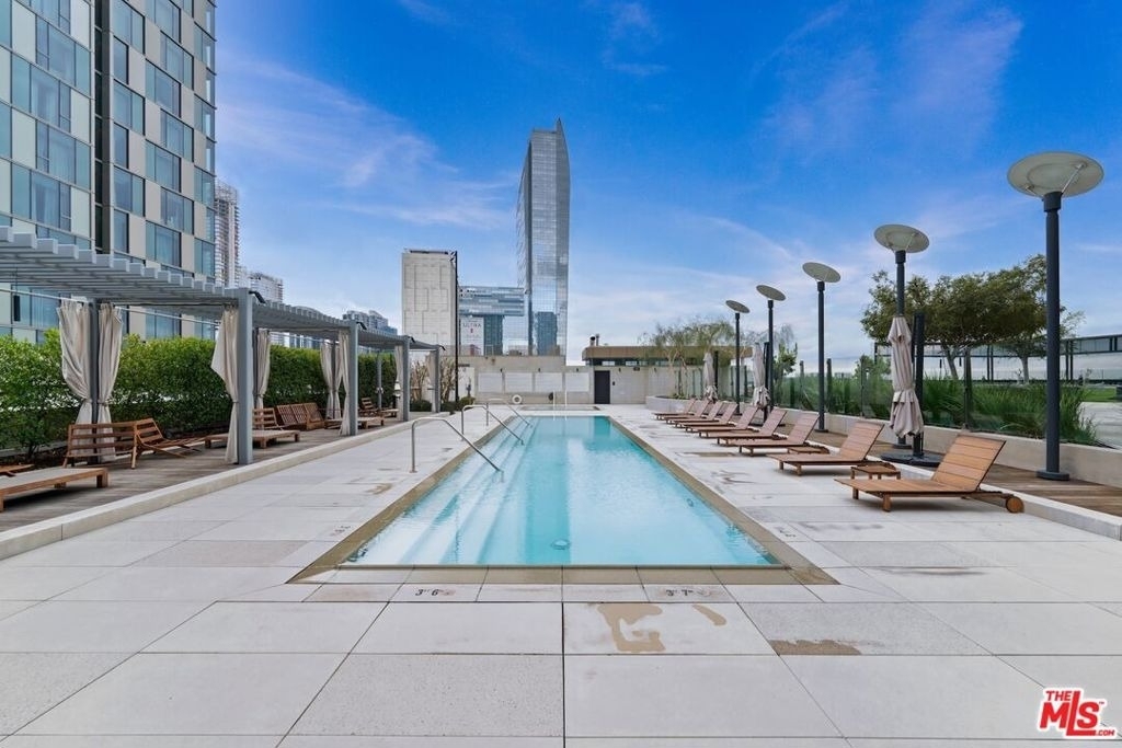 889 Francisco Street - Photo 38