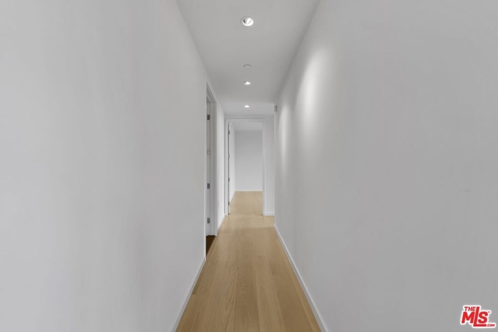 889 Francisco Street - Photo 10