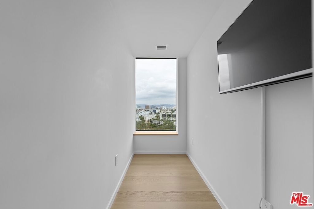 889 Francisco Street - Photo 12