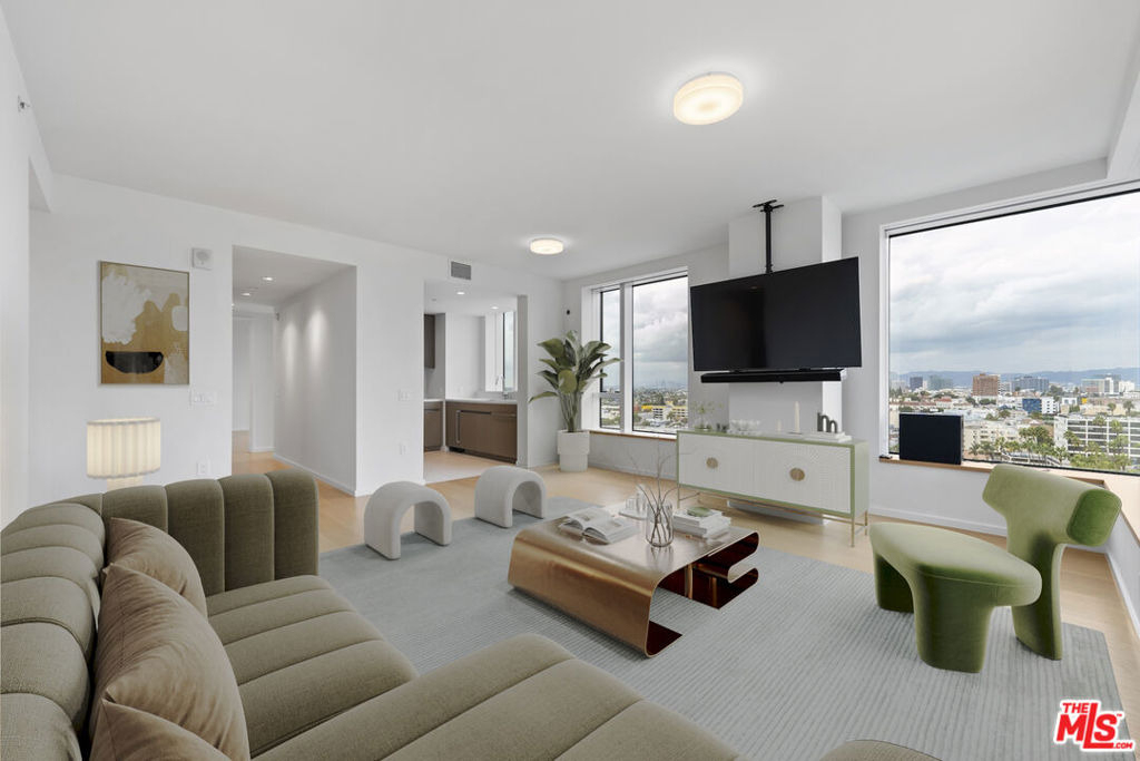 889 Francisco Street - Photo 2