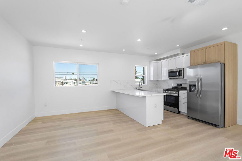 10965 Calvert - Photo 4