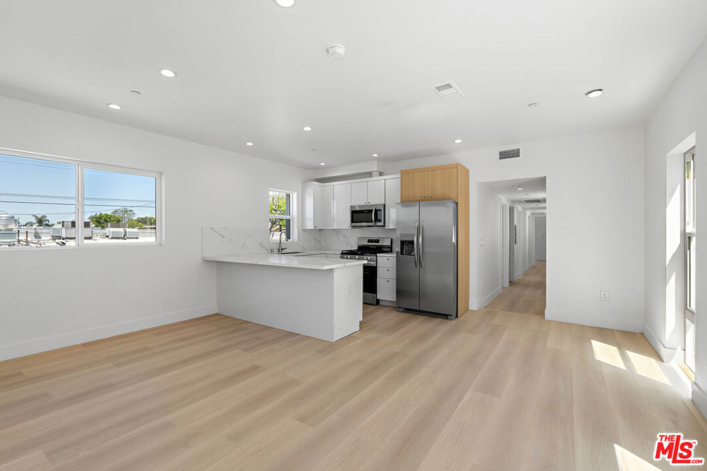 10965 Calvert - Photo 0