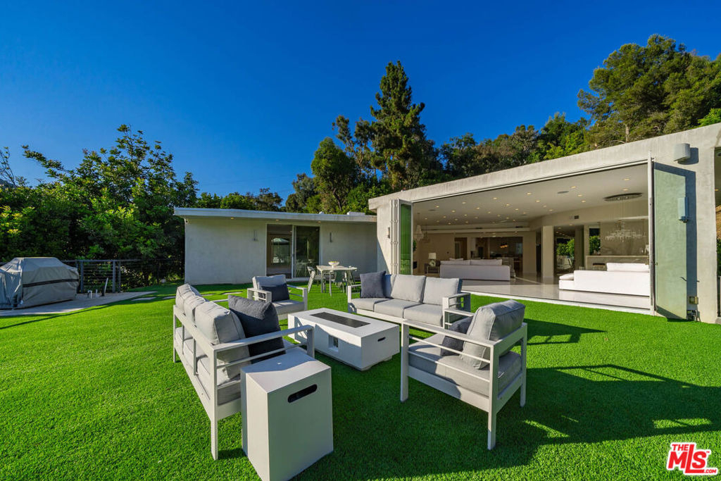 1040 Montego Drive - Photo 45
