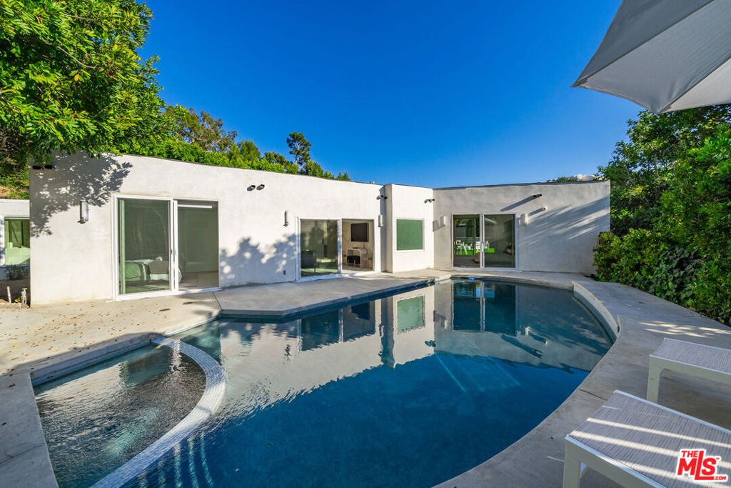 1040 Montego Drive - Photo 6