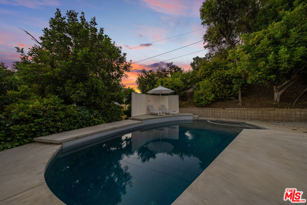 1040 Montego Drive - Photo 8