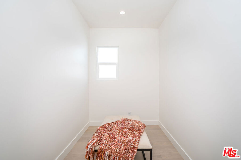 3871 Welland Avenue - Photo 9