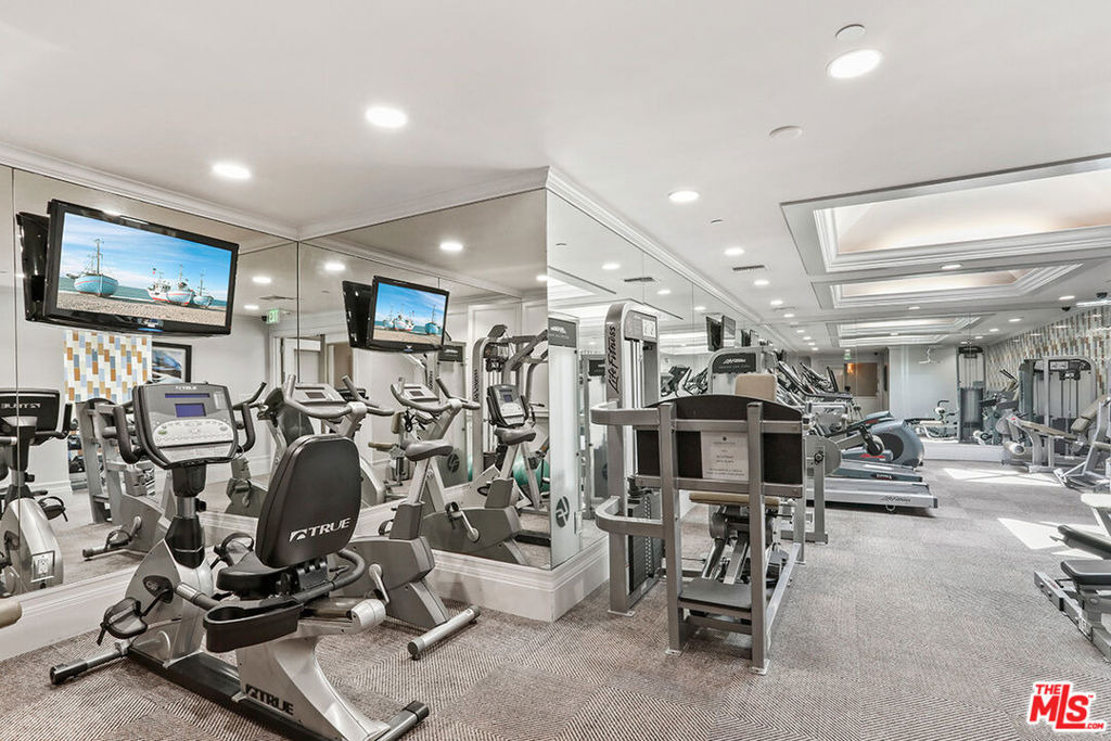 10520 Wilshire Boulevard - Photo 16