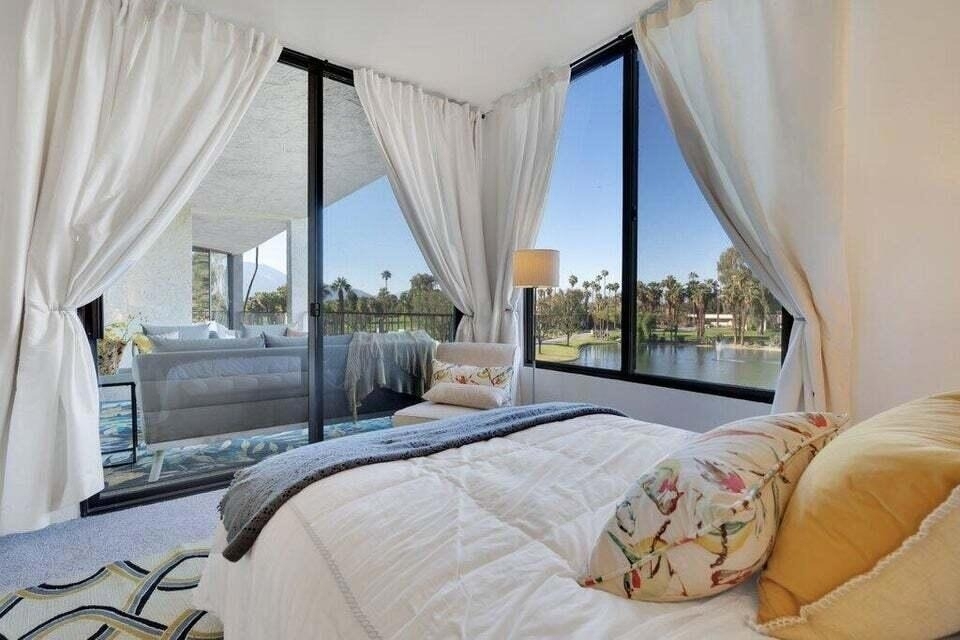 910 Island Drive - Photo 2