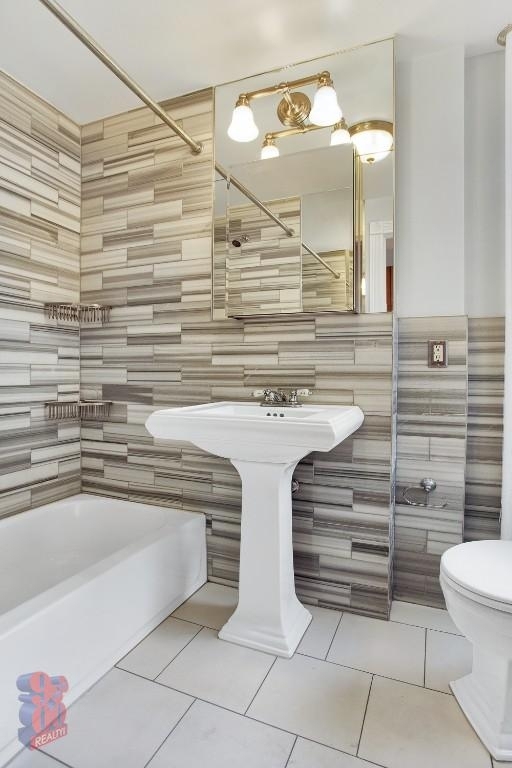 51 Leroy Street - Photo 2