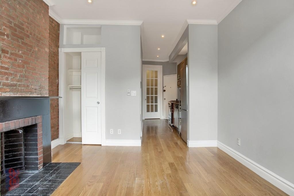 51 Leroy Street - Photo 3