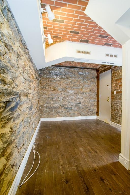 246 Mott Street - Photo 8