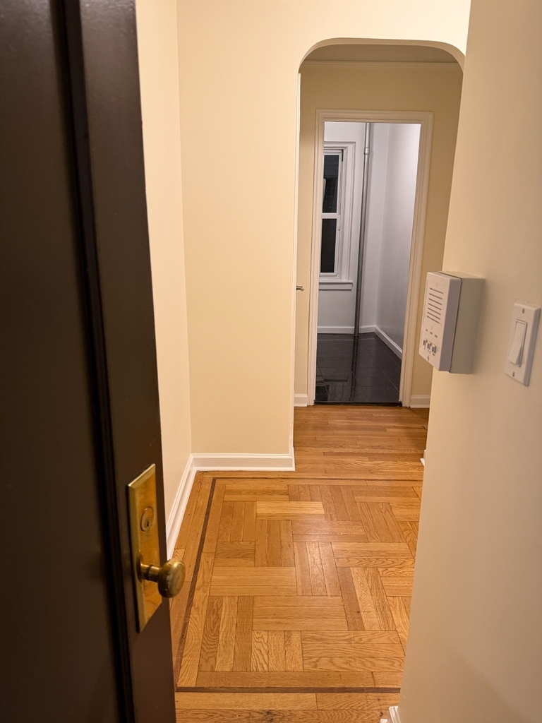 Jane Street - Photo 2