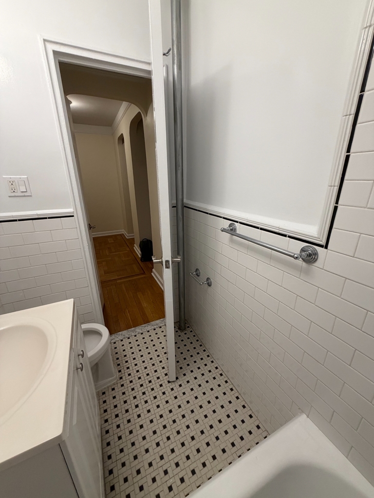 Jane Street - Photo 15
