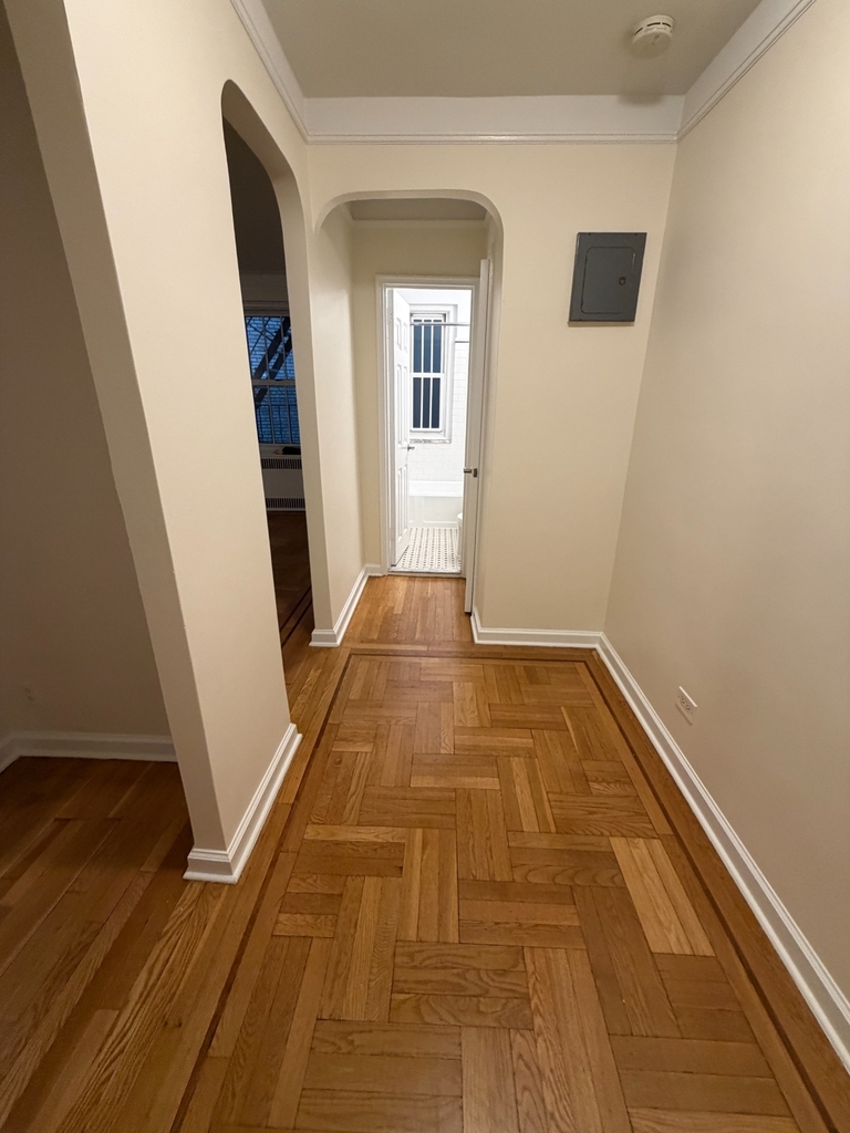 Jane Street - Photo 5