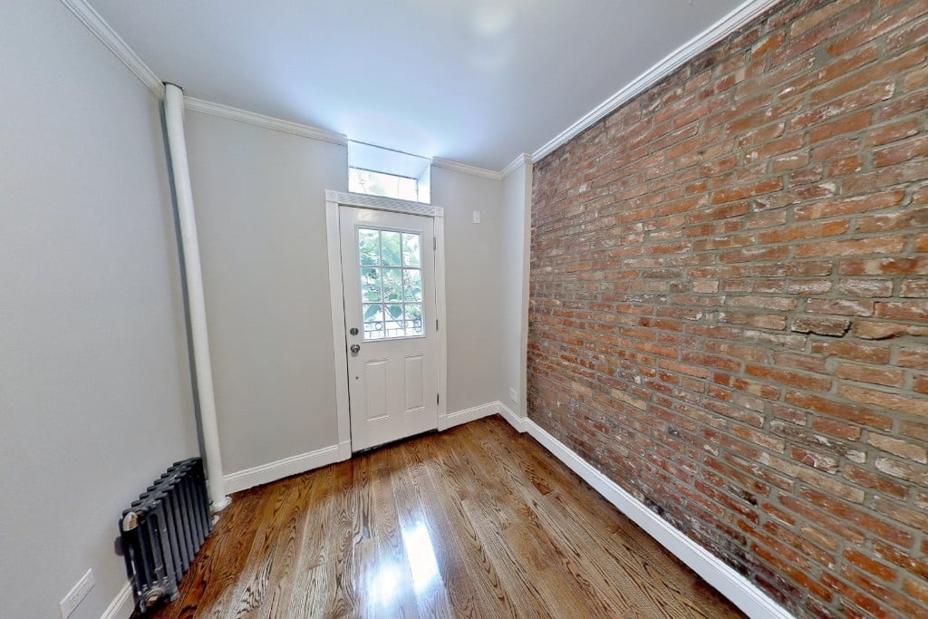436 West 52nd Street - Photo 5