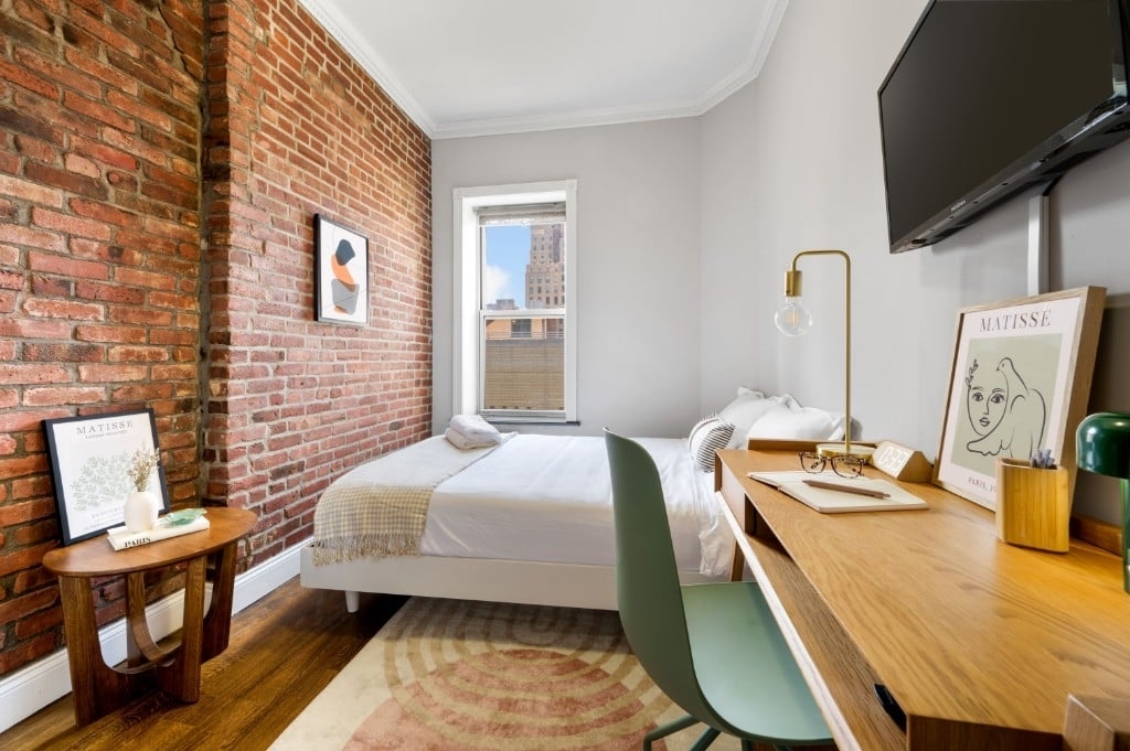 437 West 53rd Street - Photo 4