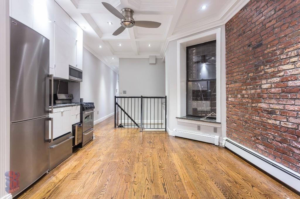 15 West 103rd Street - Photo 1