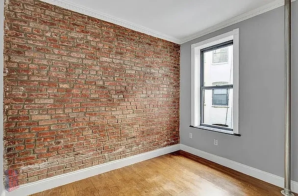 314 East 106th Street - Photo 5