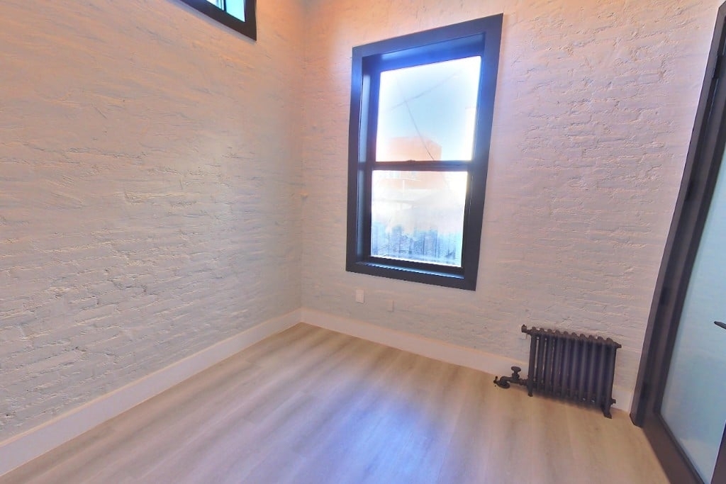 2154 2nd Avenue - Photo 4