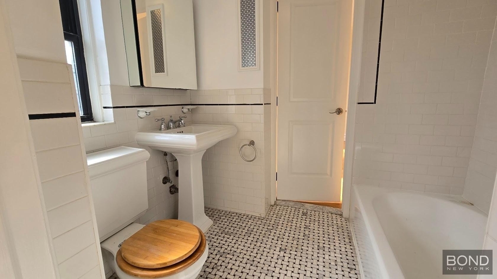 West 79th Street - Photo 13