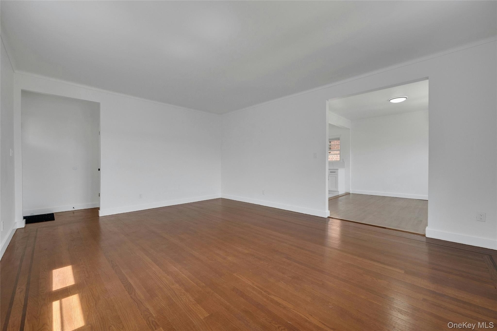 Minnieford Avenue - Photo 2